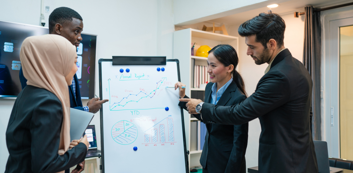 people having meeting and brainstorming discussed